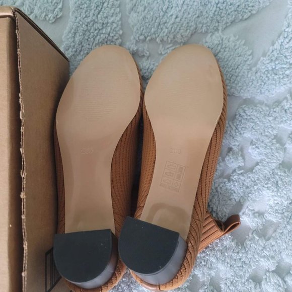 GATUXUS Women's Glove Chunky Mid Heel Ankle Boots Pointed Toe Knit Sock Style - Picture 3 of 7